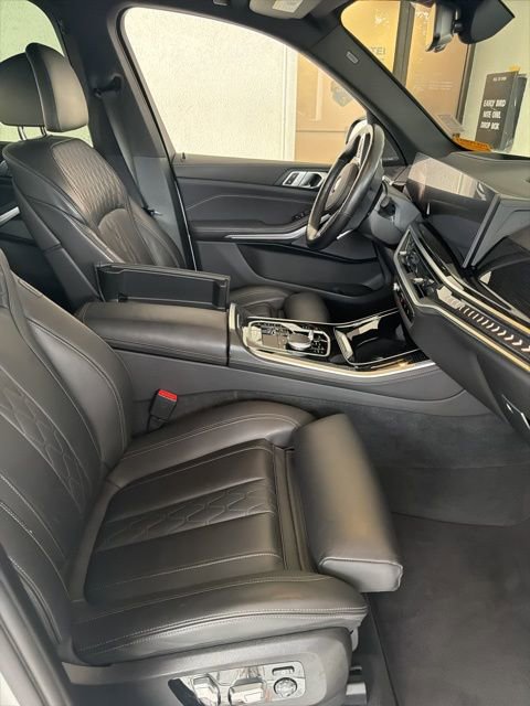 Used 2024 BMW X5 sDrive40i w/ M Sport Package RWD image 6