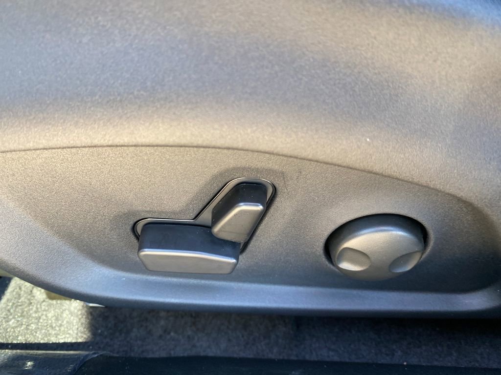 New 2026 Jeep Compass Latitude w/ Sun and Sound Group image 34