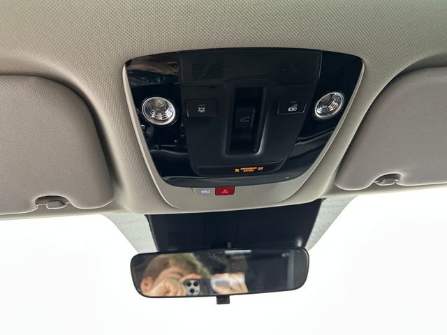 Used 2025 Kia Sorento S w/ Panoramic Sunroof Package image 24