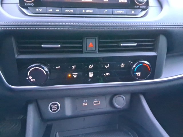 Used 2023 Nissan Rogue S image 20