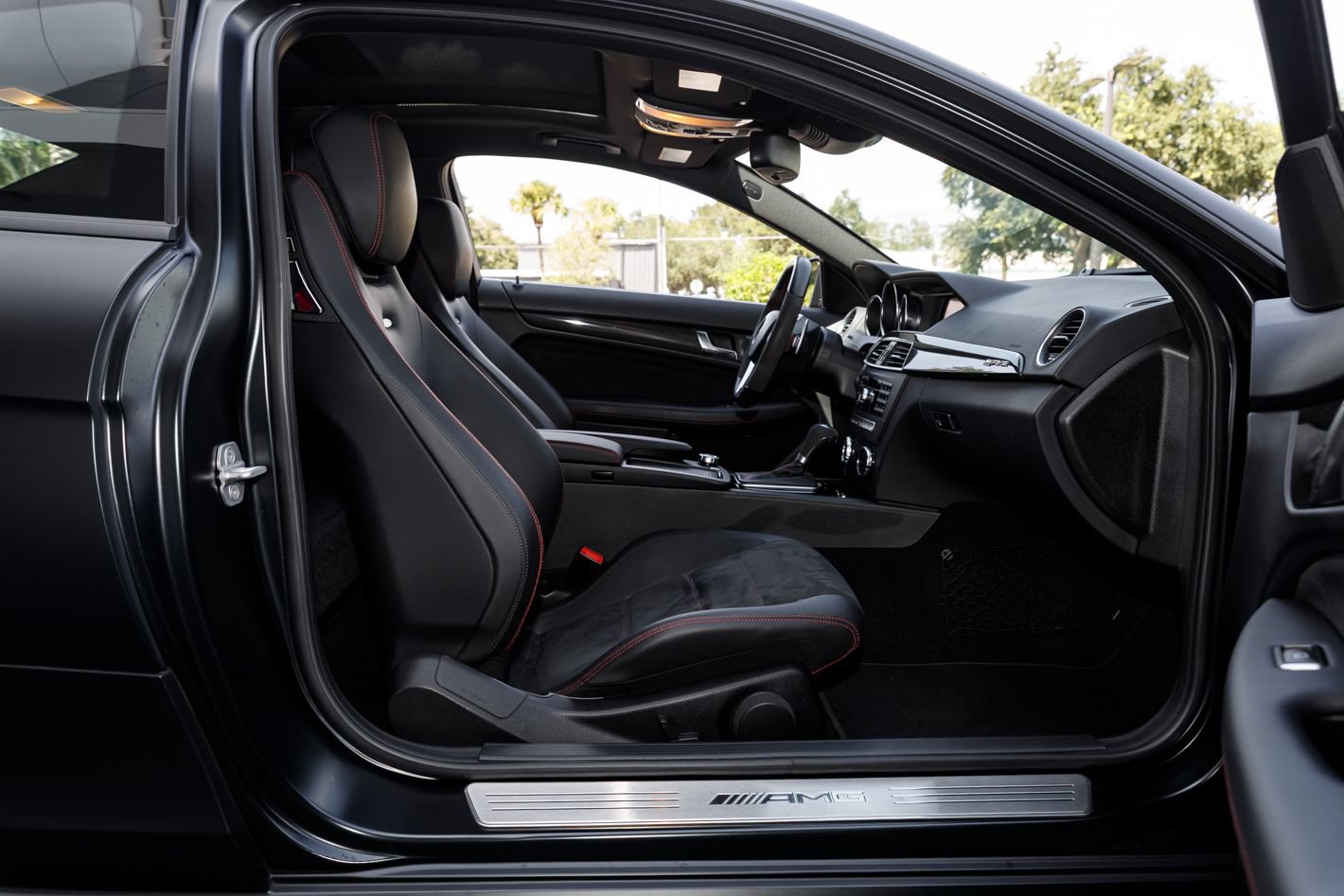 Used 2012 Mercedes-Benz C 63 AMG Coupe image 23
