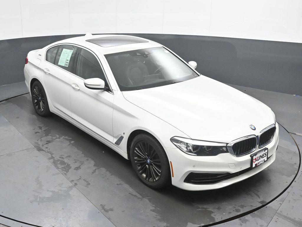 Used 2019 BMW 530e xDrive w/ Convenience Package AWD/4WD image 36