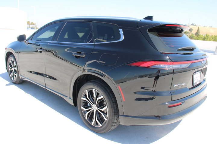 Certified 2025 Toyota Crown Signia AWD/4WD image 5