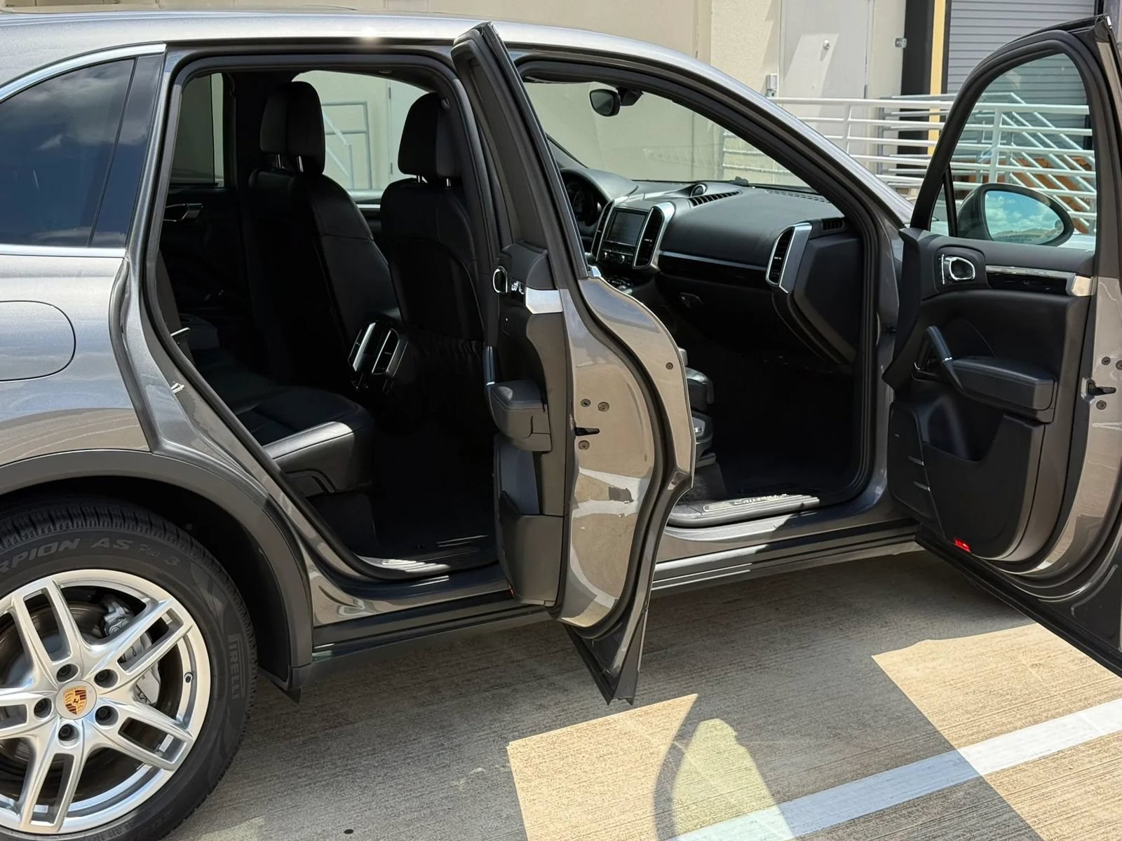 Used 2013 Porsche Cayenne S AWD/4WD image 17