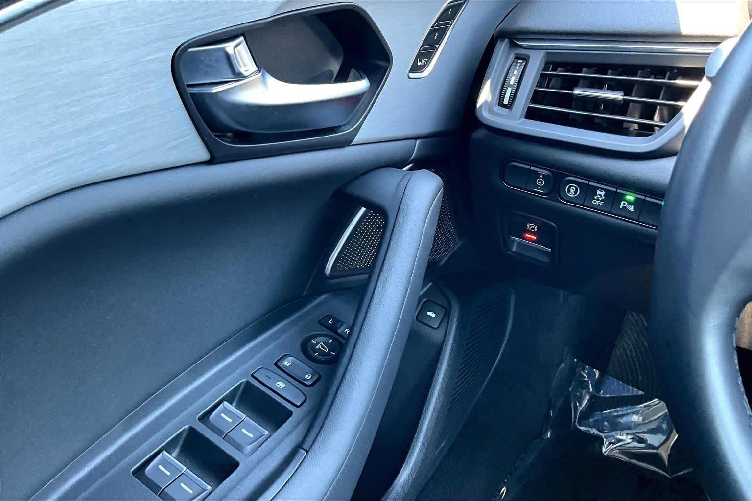 Used 2025 Acura TLX w/ Technology Package FWD image 33