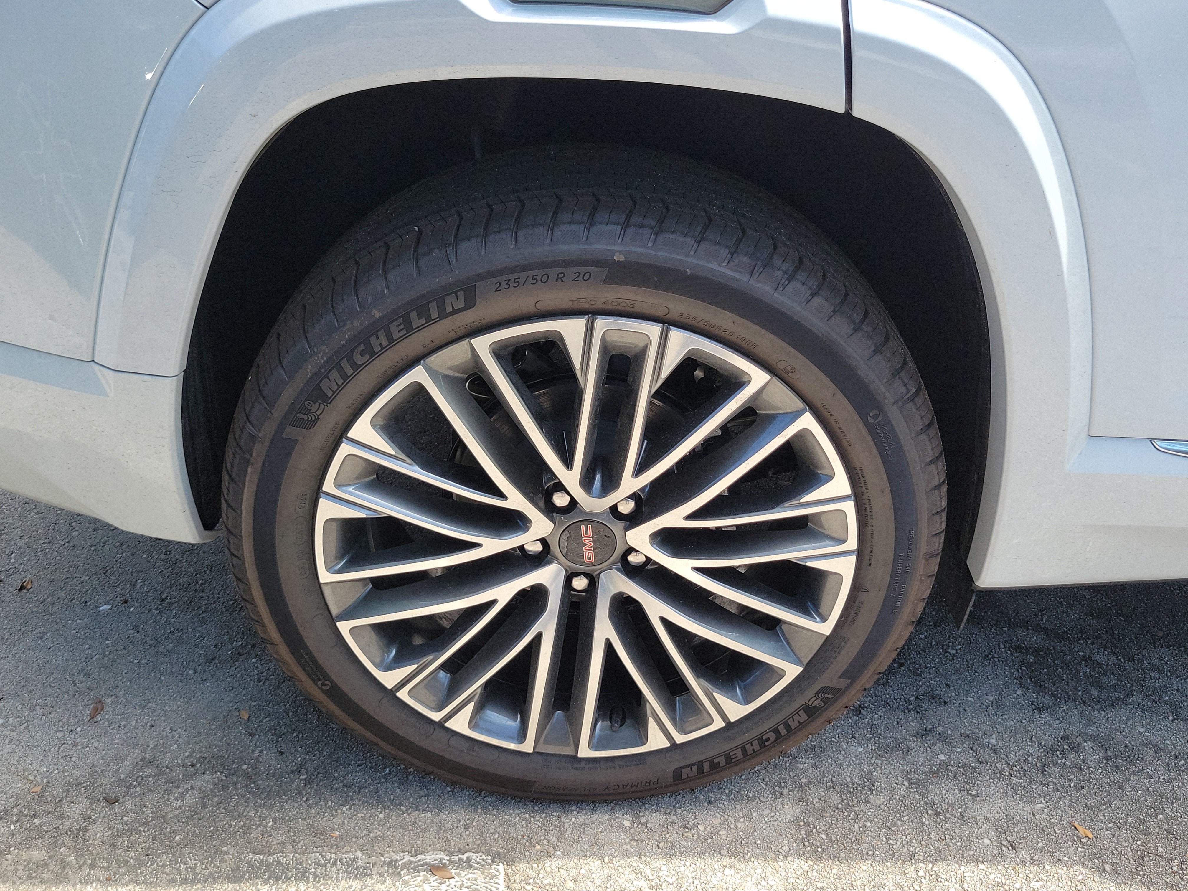 New 2027 GMC Terrain Denali w/ LPO, Floor Liner Package AWD/4WD image 4
