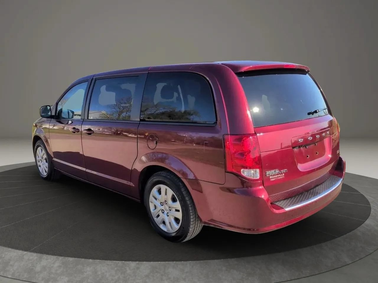 Used 2018 Dodge Grand Caravan SE FWD image 4