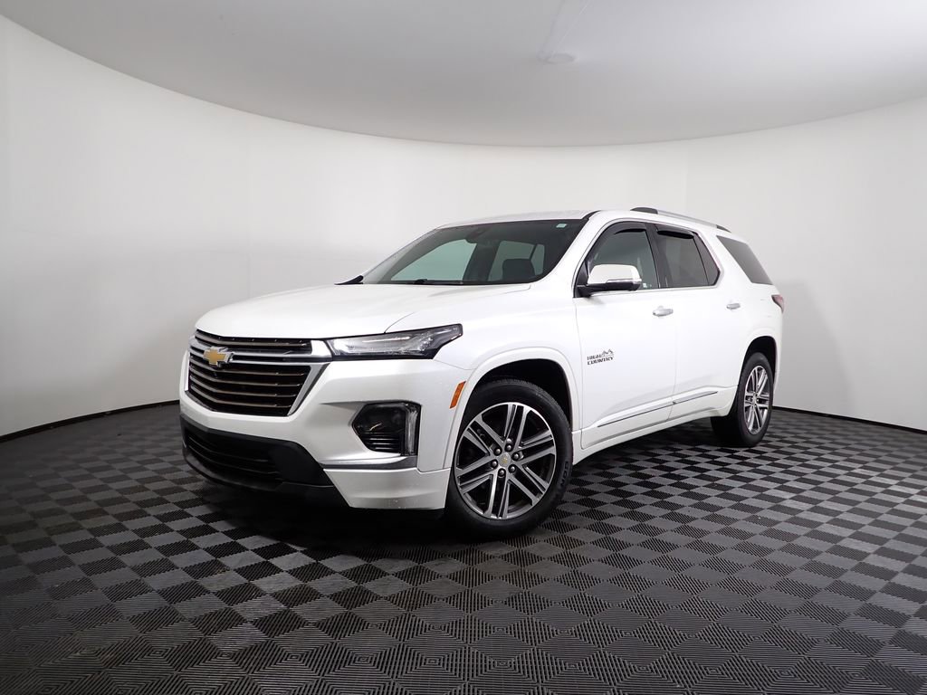Used 2023 Chevrolet Traverse High Country image 2