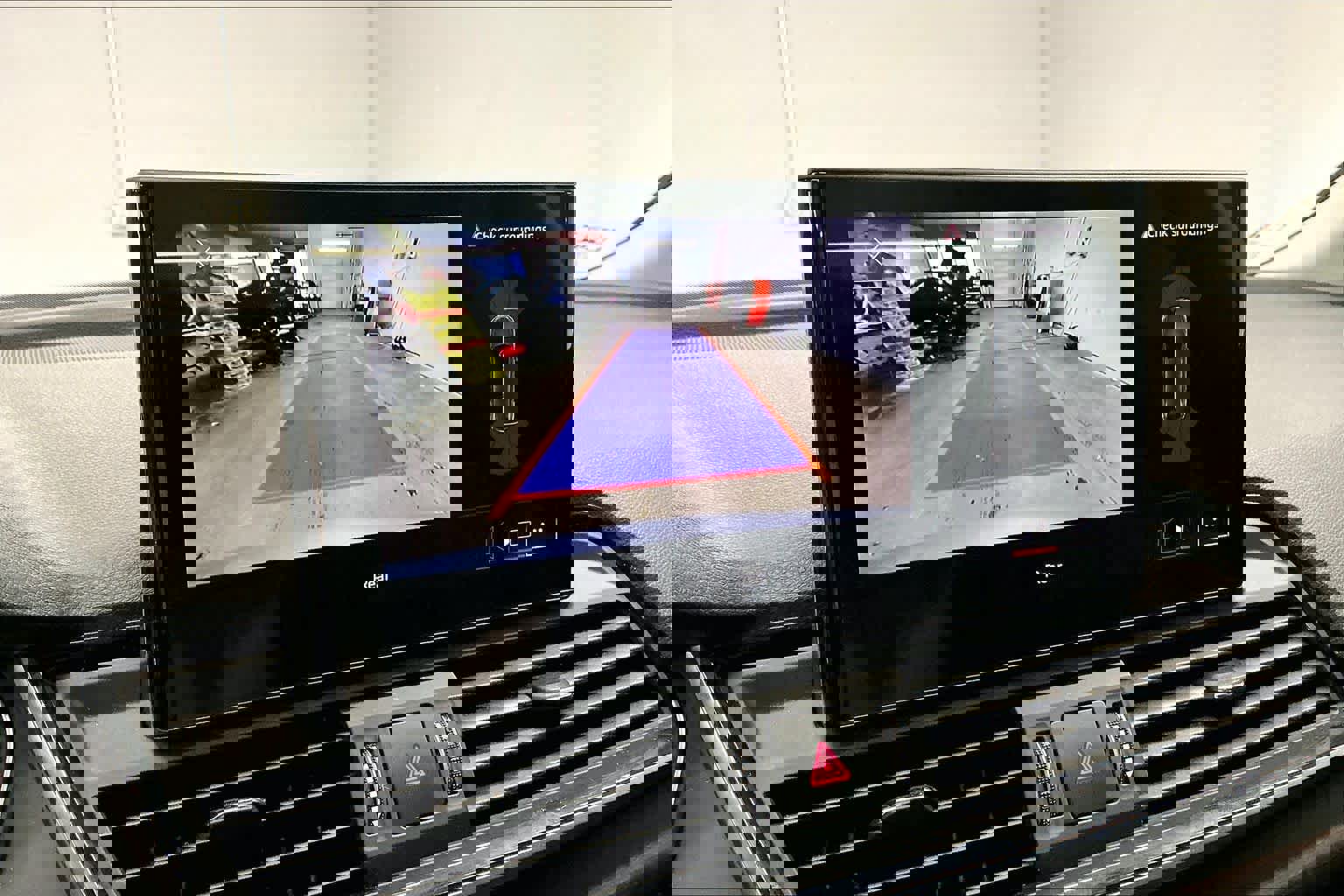 Used 2023 Audi Q5 Premium w/ Convenience Package image 23