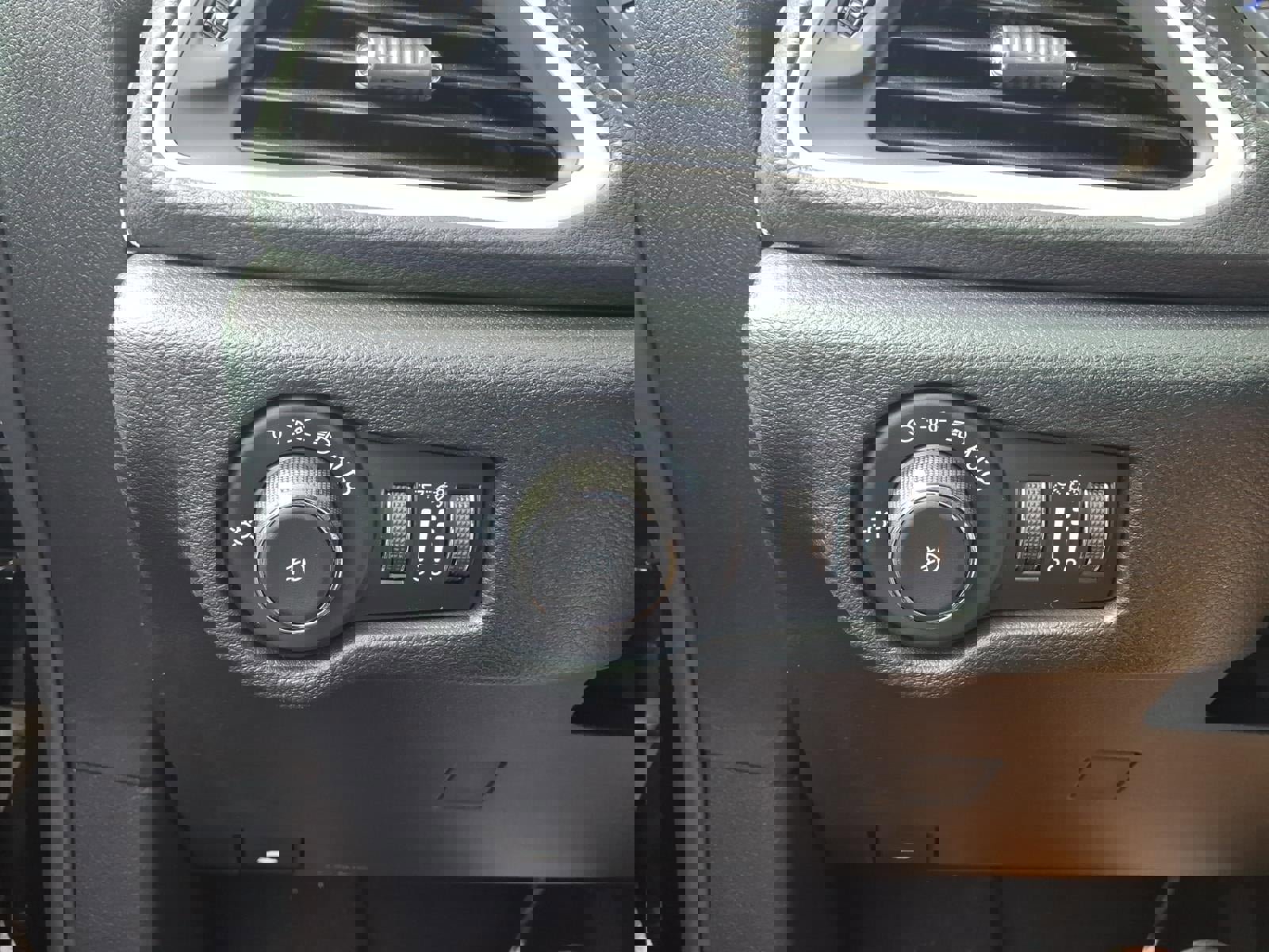 New 2026 Chrysler Pacifica Select image 14