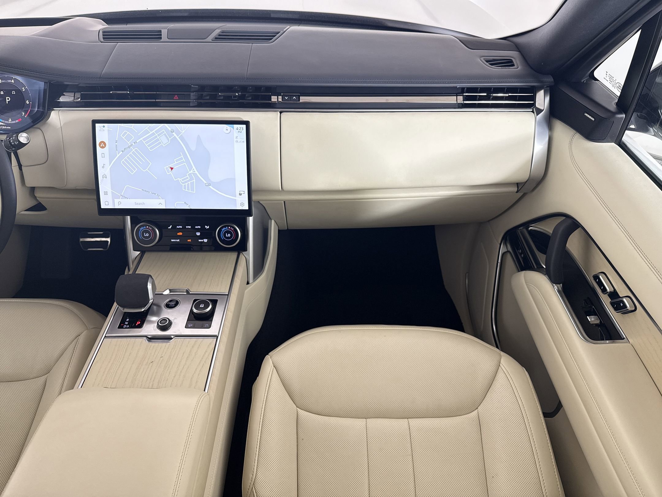 Used 2023 Land Rover Range Rover SE image 27