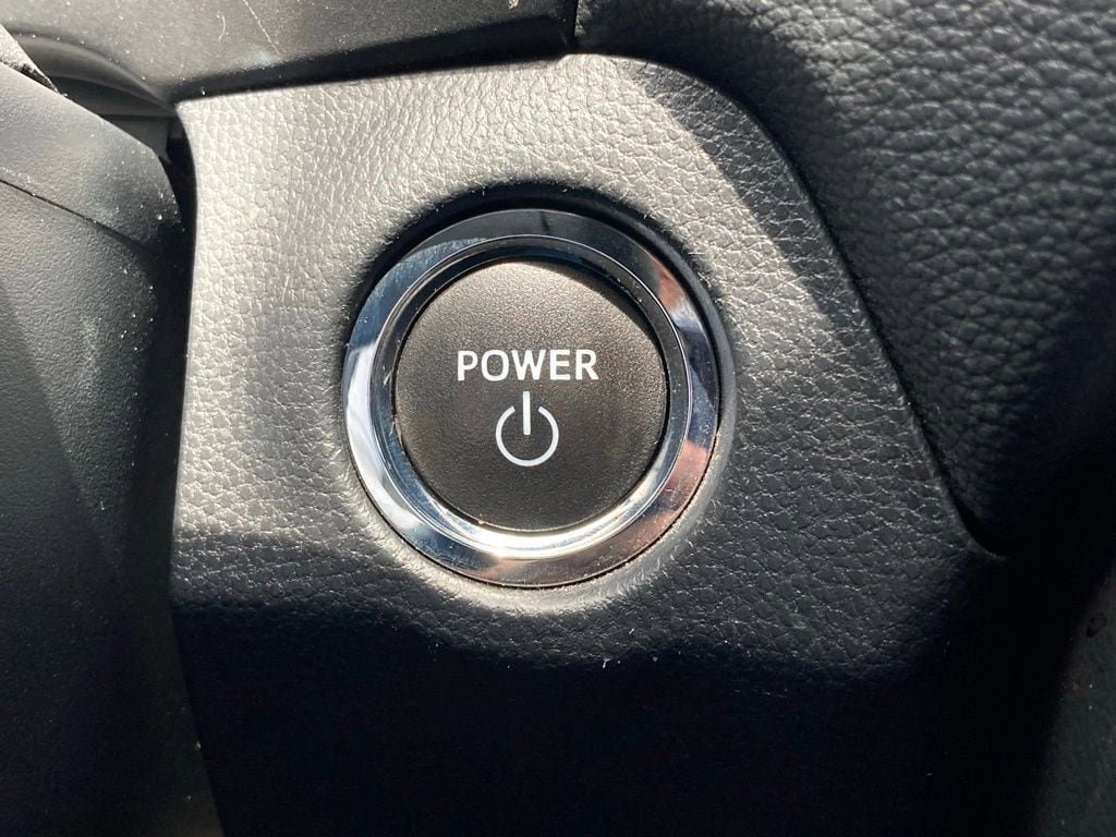 Used 2024 Toyota RAV4 XLE AWD/4WD image 16