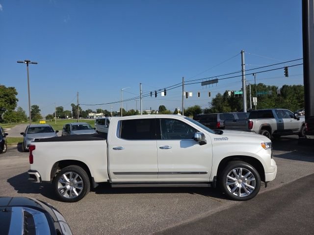 Used 2022 Chevrolet Silverado 1500 High Country w/ High Country Premium Package AWD/4WD image 5