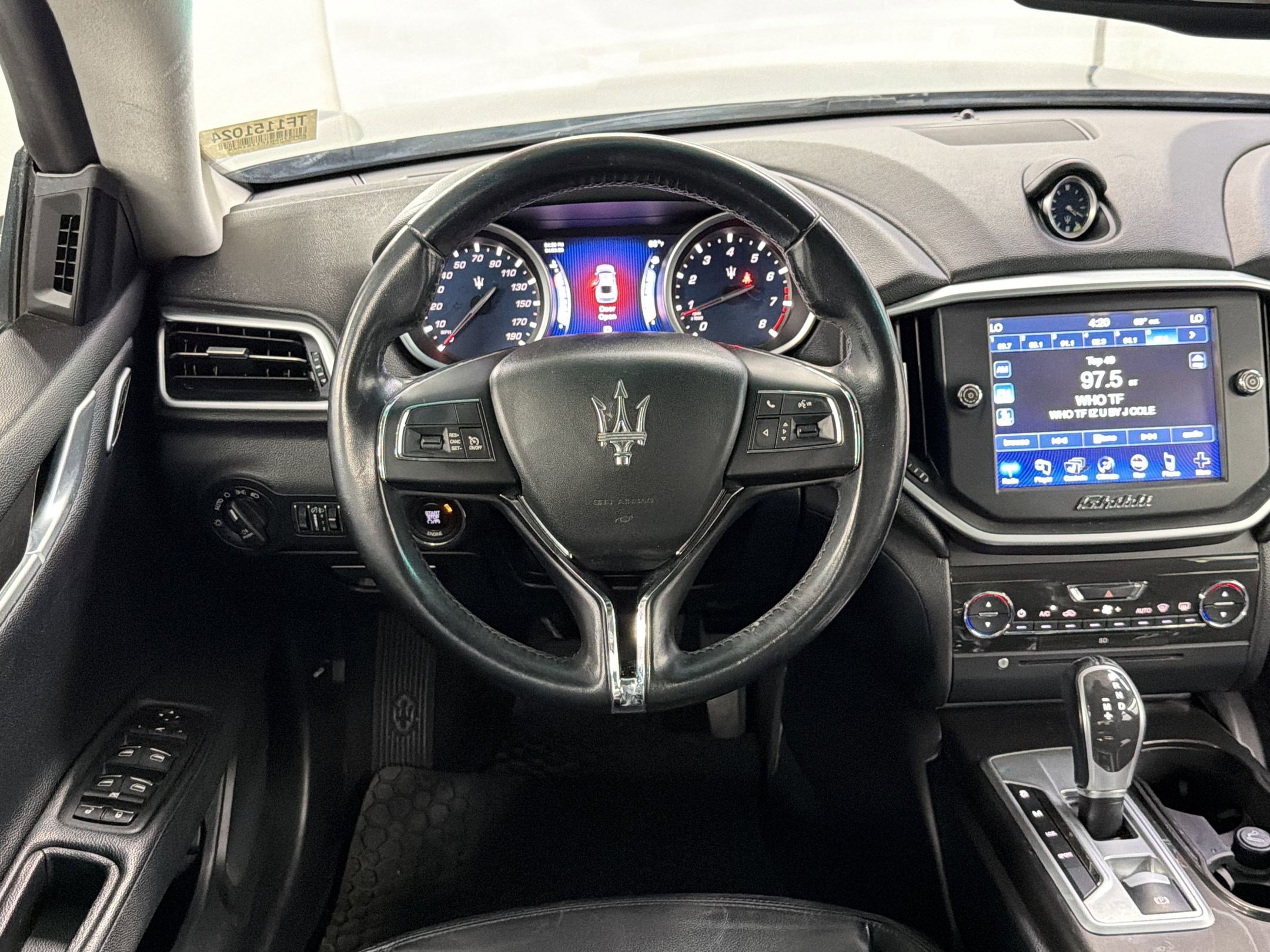 Used 2015 Maserati Ghibli image 28