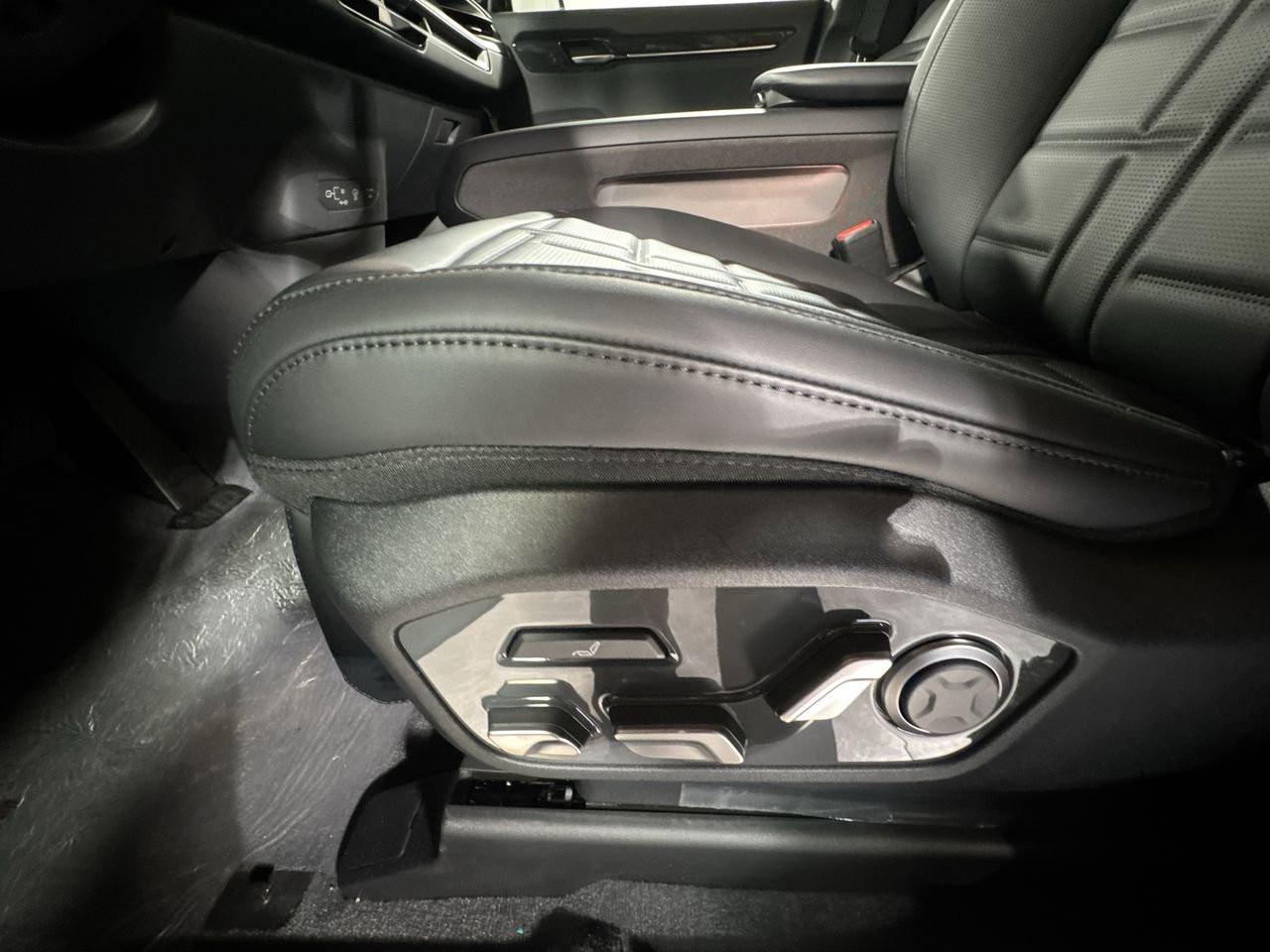 New 2026 Kia EV9 Land w/ Nightfall Edition Package image 17