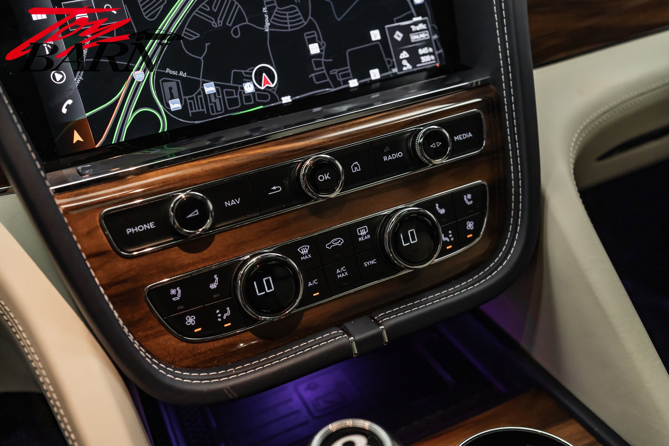 Used 2021 Bentley Bentayga image 44