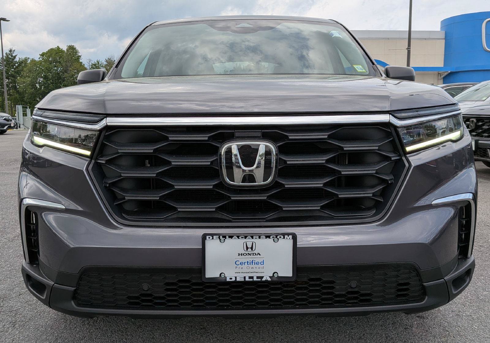 Certified 2023 Honda Pilot LX image 3