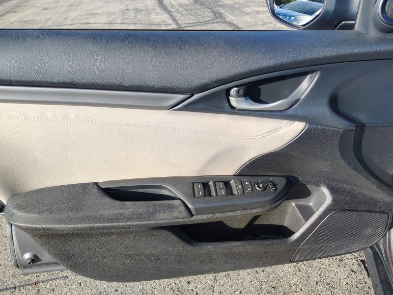 Used 2018 Honda Civic EX image 16