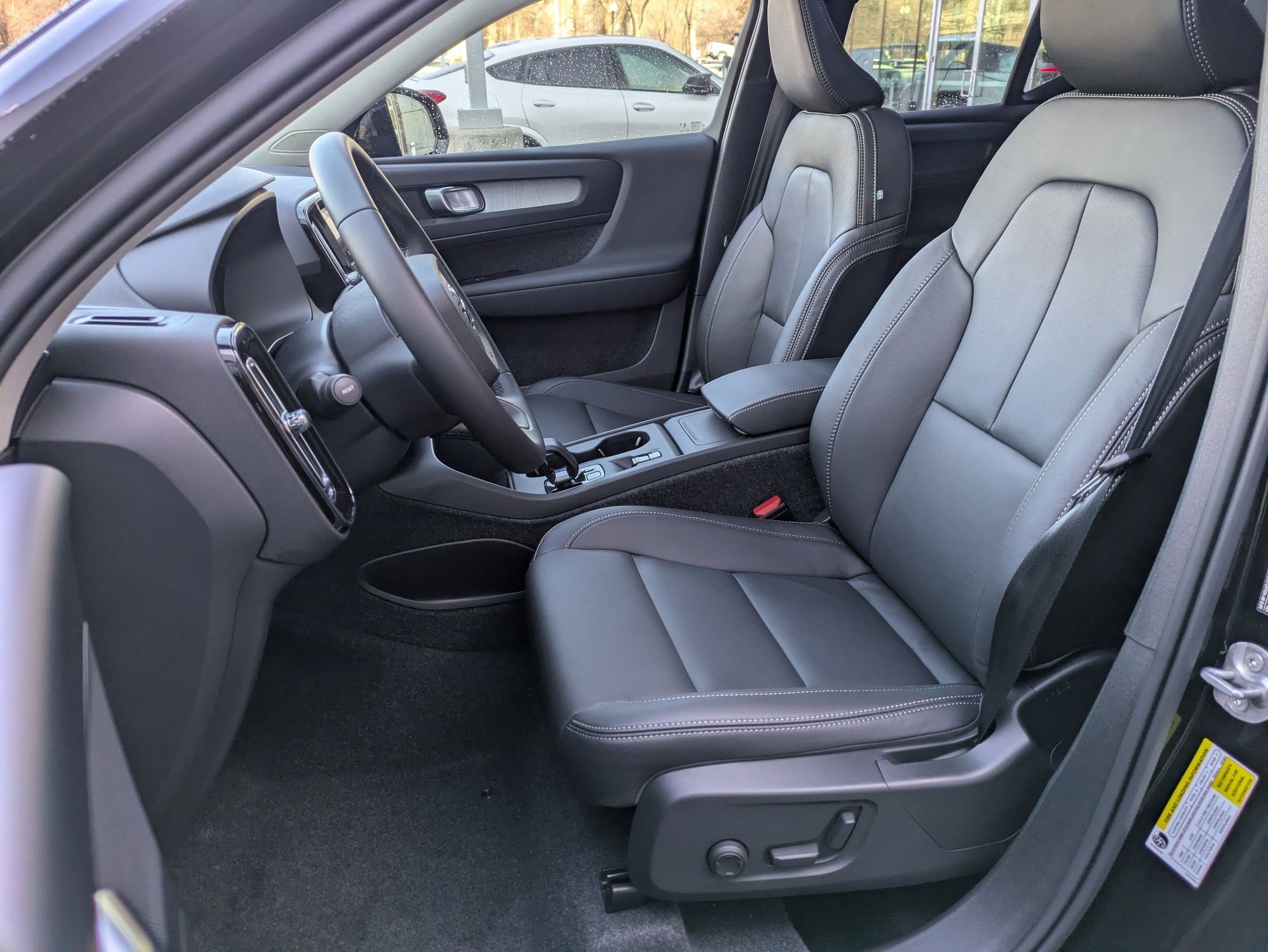 New 2026 Volvo XC40 B5 Core w/ Climate Package image 15