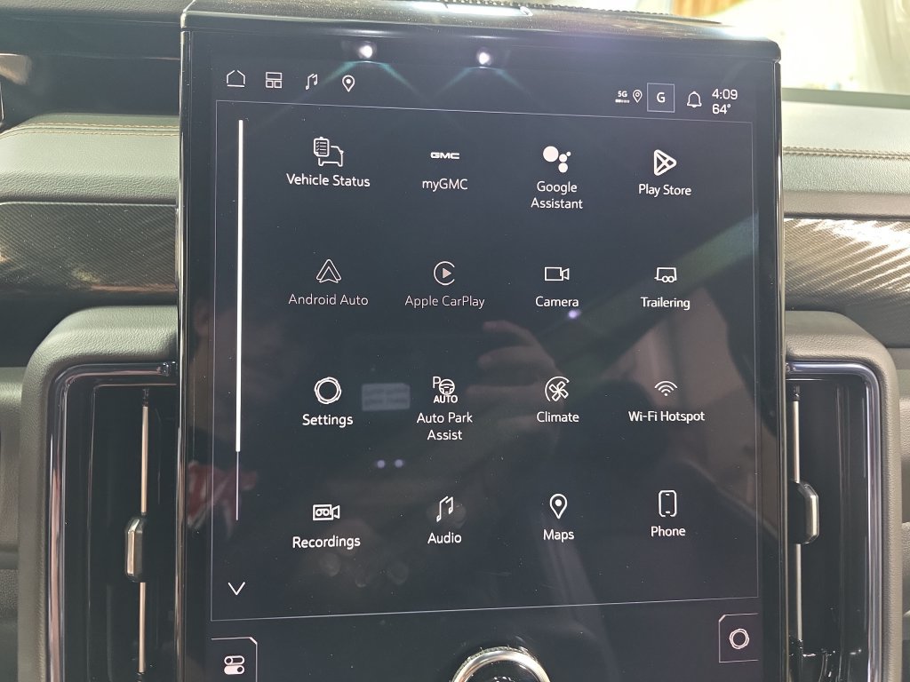 New 2026 GMC Yukon XL AT4 w/ AT4 Premium Plus Package AWD/4WD image 22