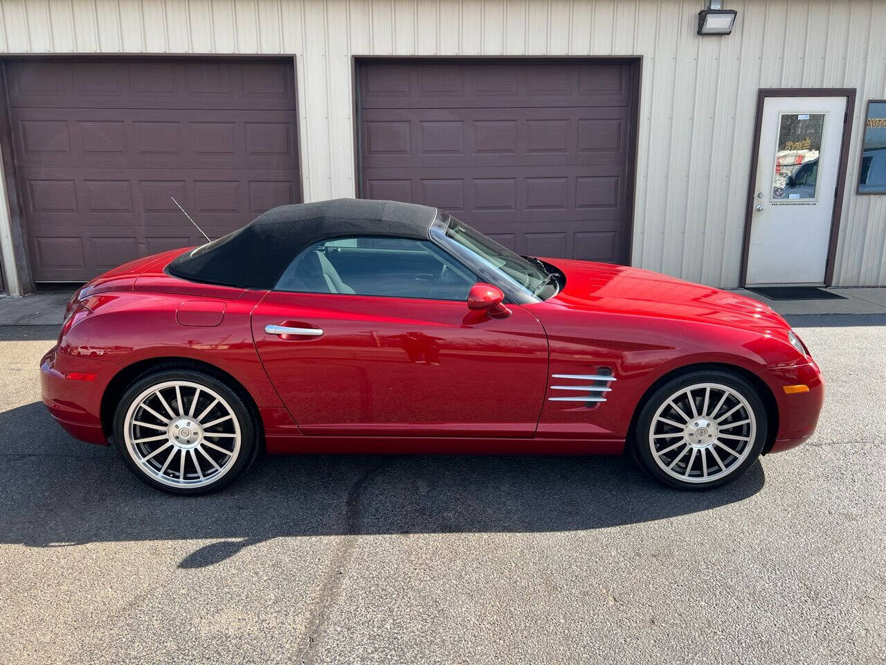 Used 2007 Chrysler Crossfire Convertible w/ Special Edition Group image 13