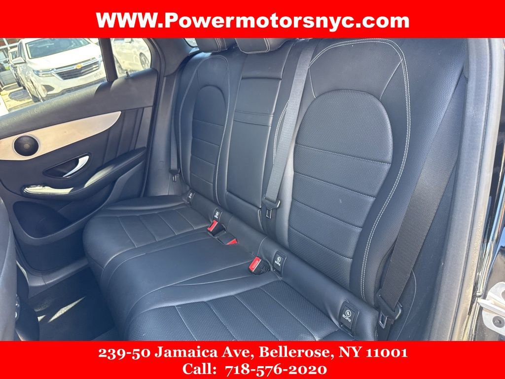 Used 2022 Mercedes-Benz GLC 300 4MATIC w/ AMG Line image 25