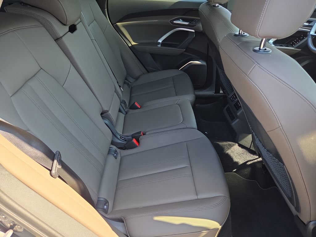 Certified 2025 Audi Q5 Premium w/ Convenience Package AWD/4WD image 17