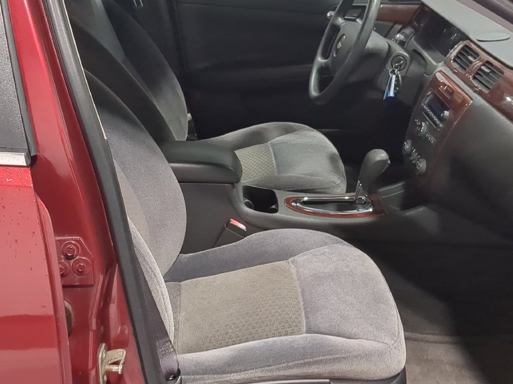 Used 2009 Chevrolet Impala LT FWD image 25