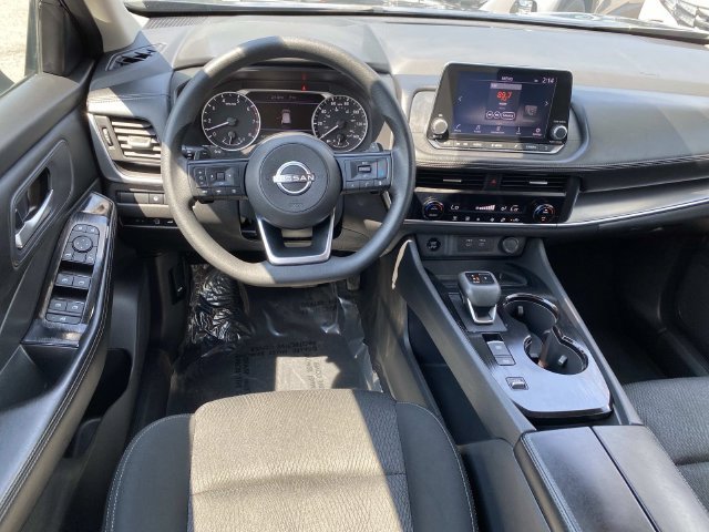 Used 2024 Nissan Rogue SV FWD image 9