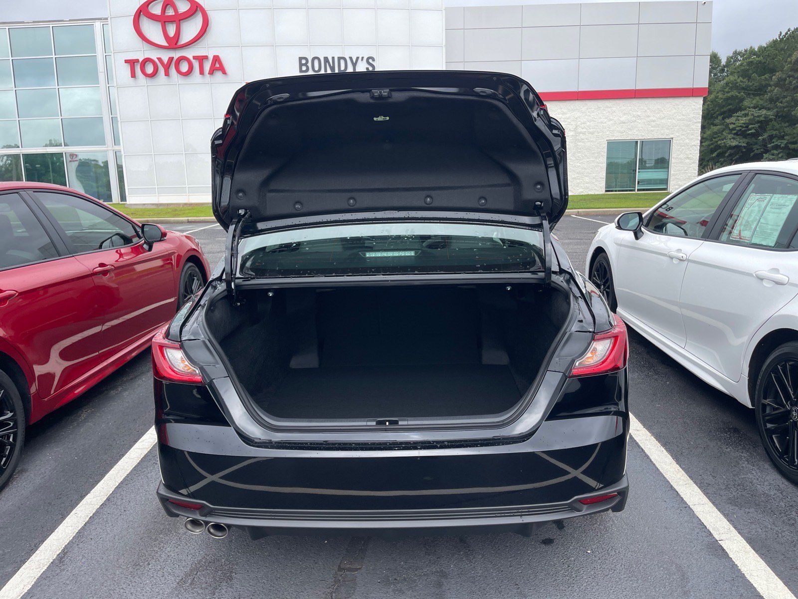 New 2026 Toyota Camry SE FWD image 13