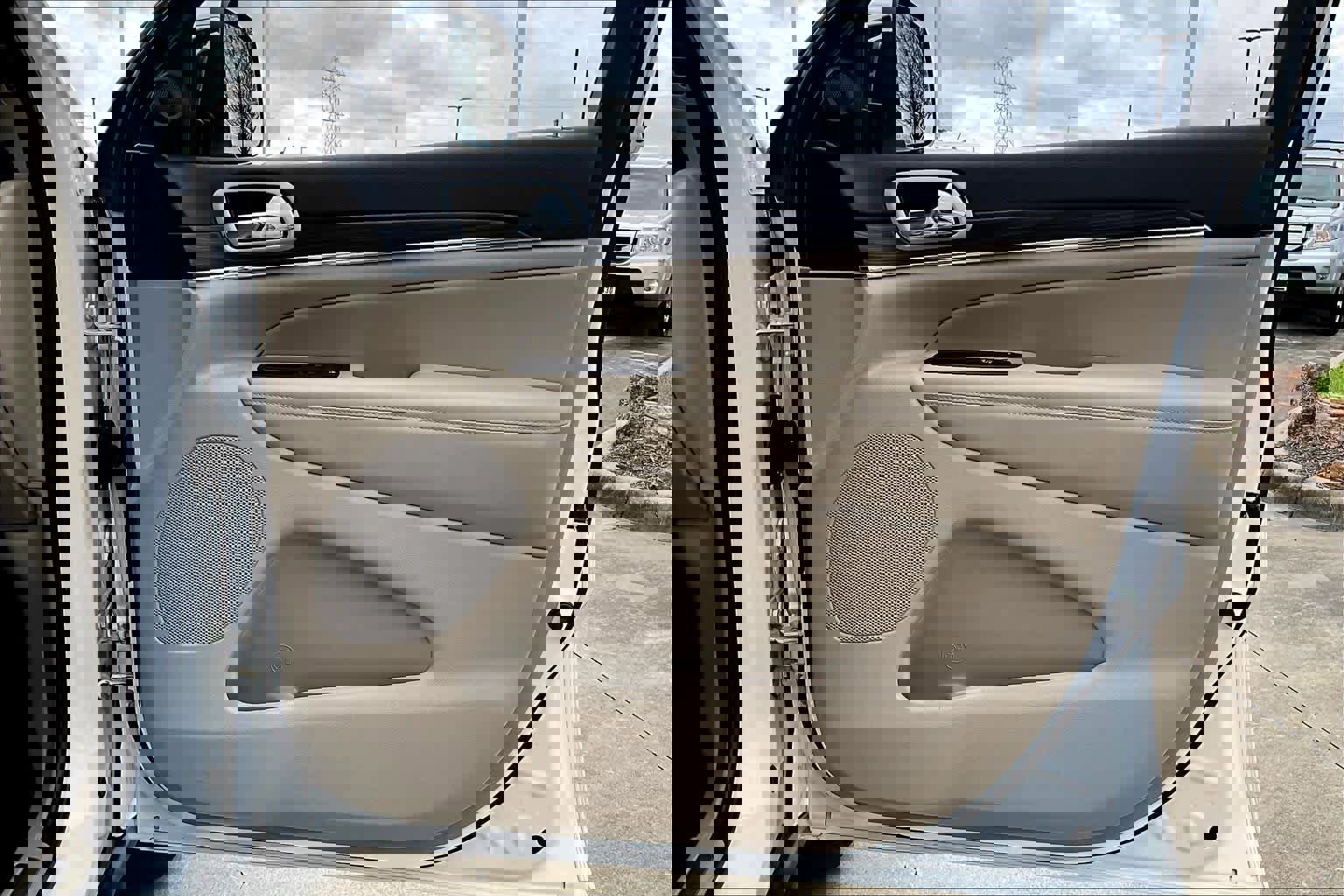 Used 2021 Jeep Grand Cherokee Limited w/ Trailer Tow Group IV image 21