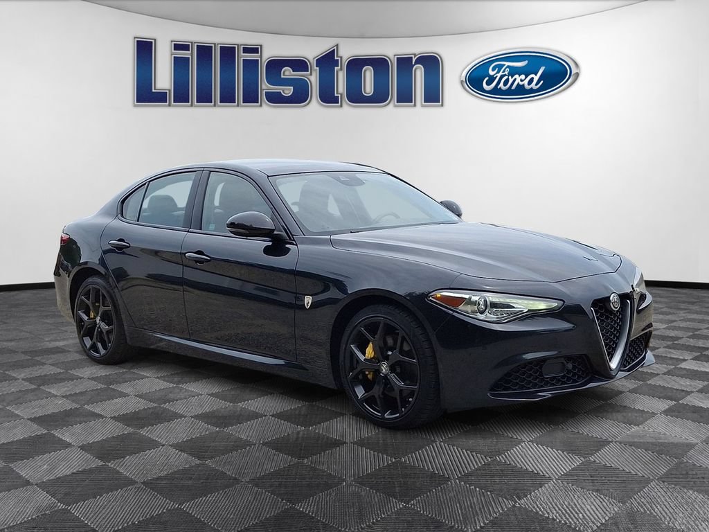 Used 2021 Alfa Romeo Giulia Ti w/ Nero Edizione AWD/4WD image 3