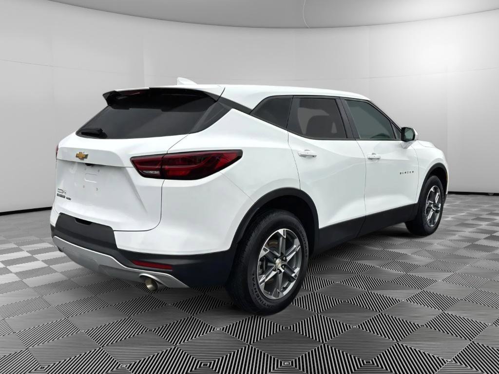 Used 2023 Chevrolet Blazer LT image 4