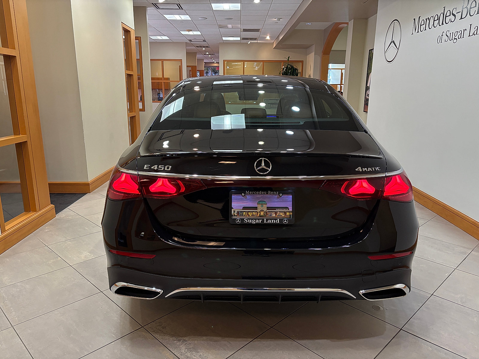 New 2027 Mercedes-Benz E 450 4MATIC Sedan image 4