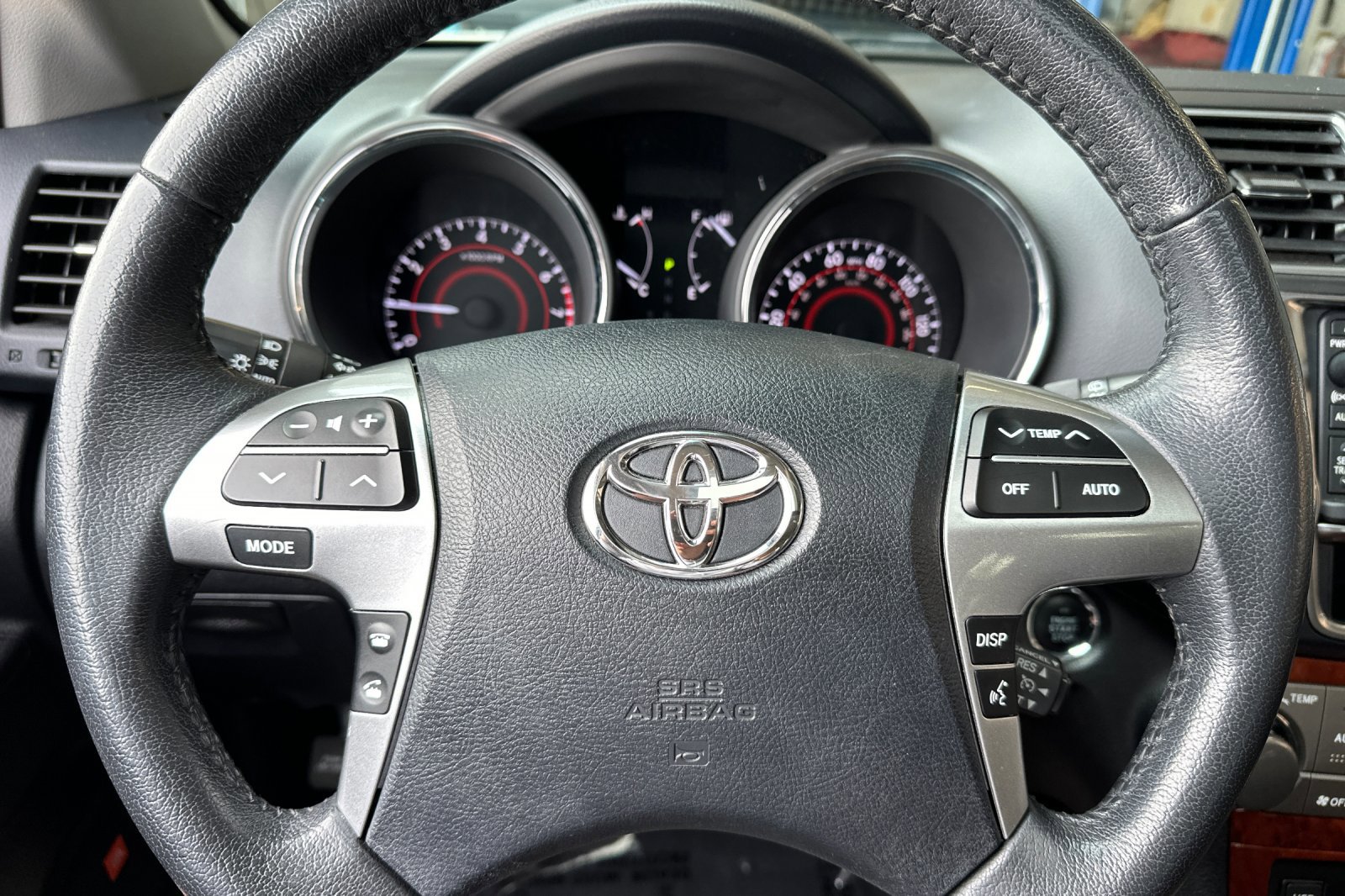 Used 2013 Toyota Highlander Limited AWD/4WD image 16