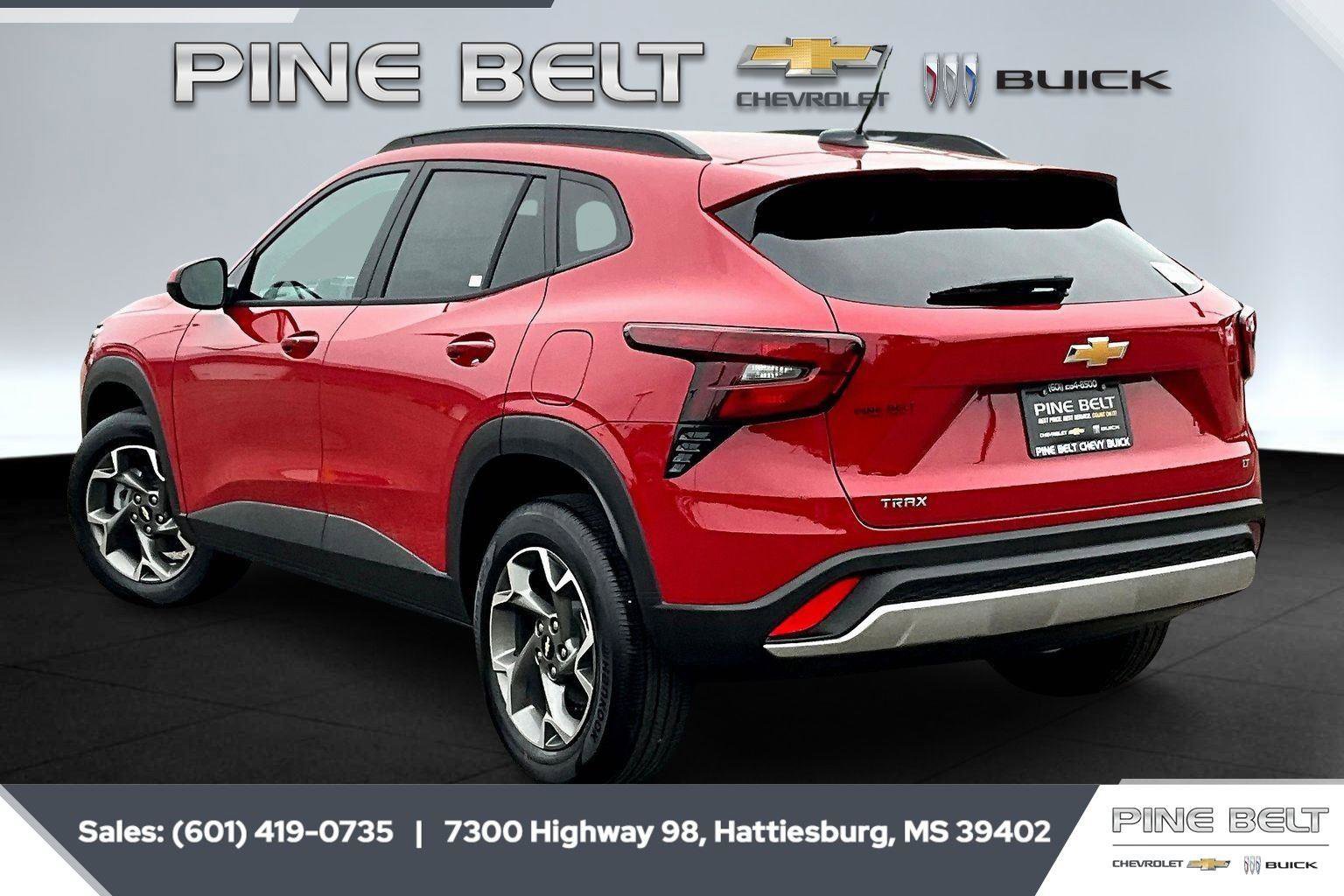 New 2026 Chevrolet Trax LT w/ LT Convenience Package FWD image 2