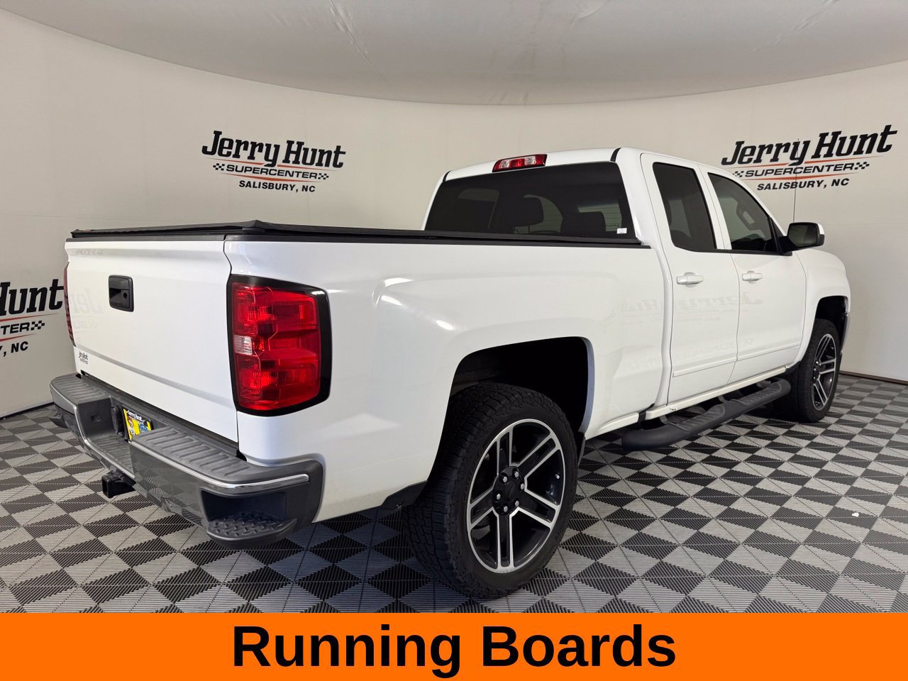 Used 2016 Chevrolet Silverado 1500 LT w/ LPO, Black Pack AWD/4WD image 8