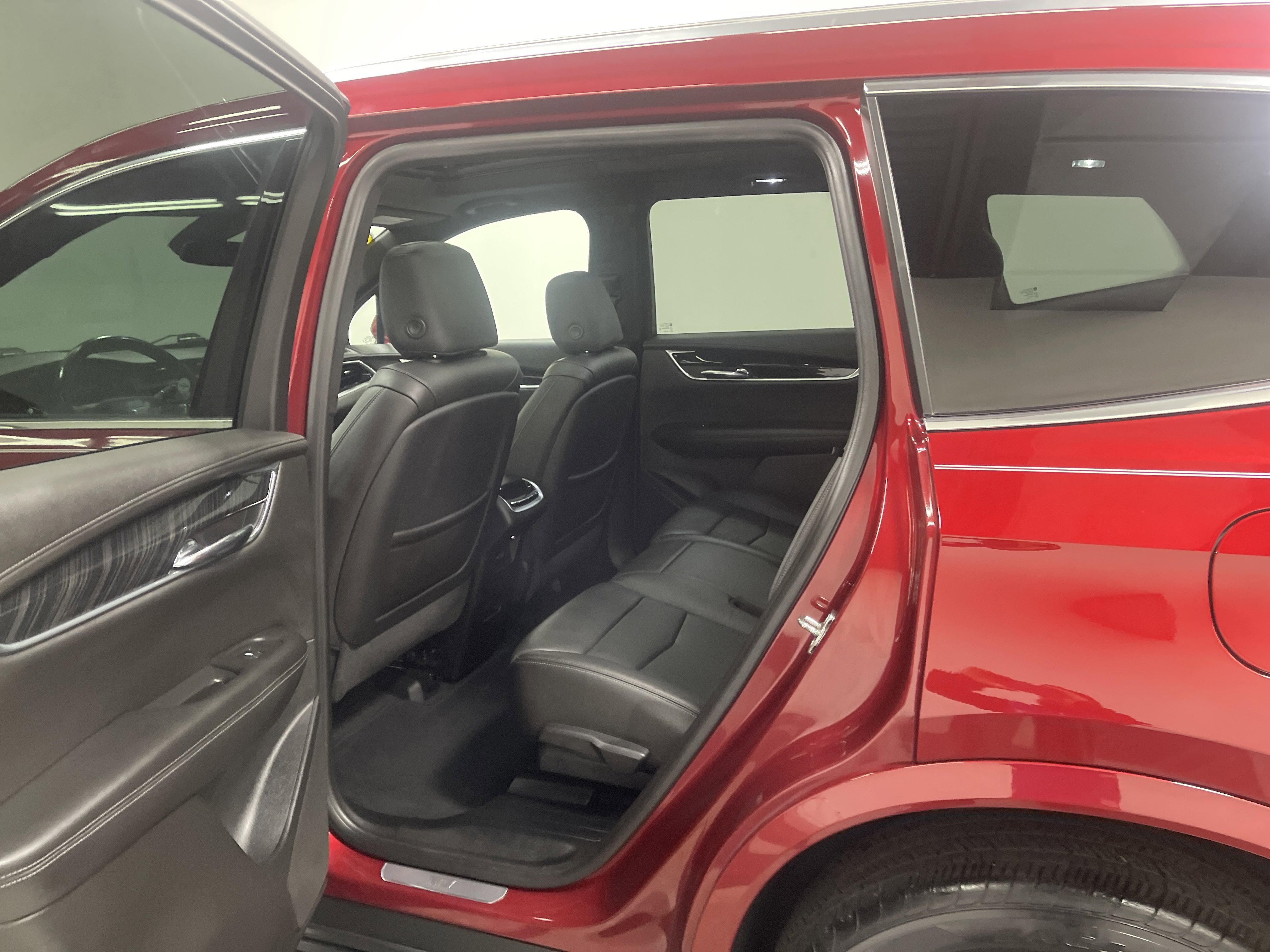 Used 2020 Cadillac XT6 Premium Luxury image 13