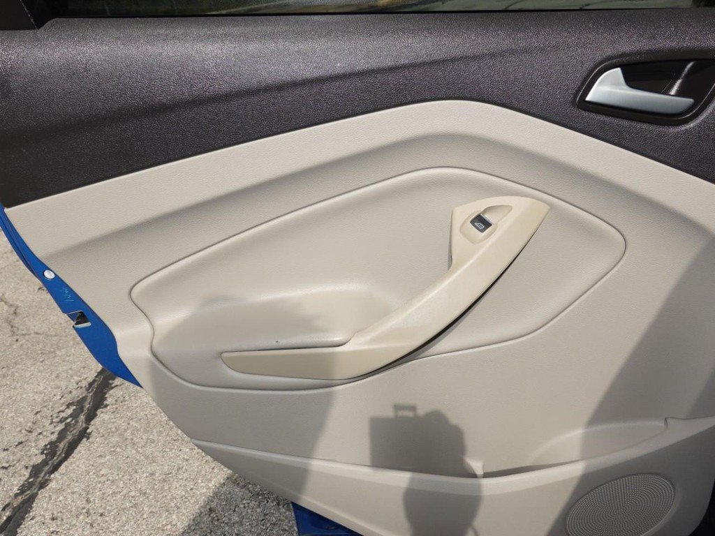 Used 2015 Ford C-MAX SE w/ Equipment Group 202A FWD image 19