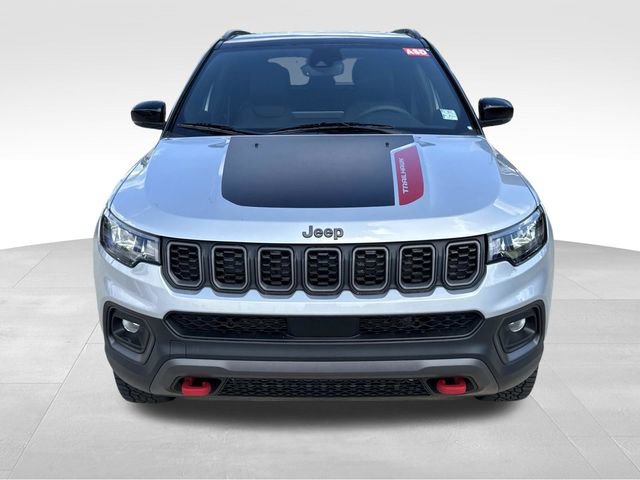 Used 2025 Jeep Compass Trailhawk w/ Trailer Tow Group image 2