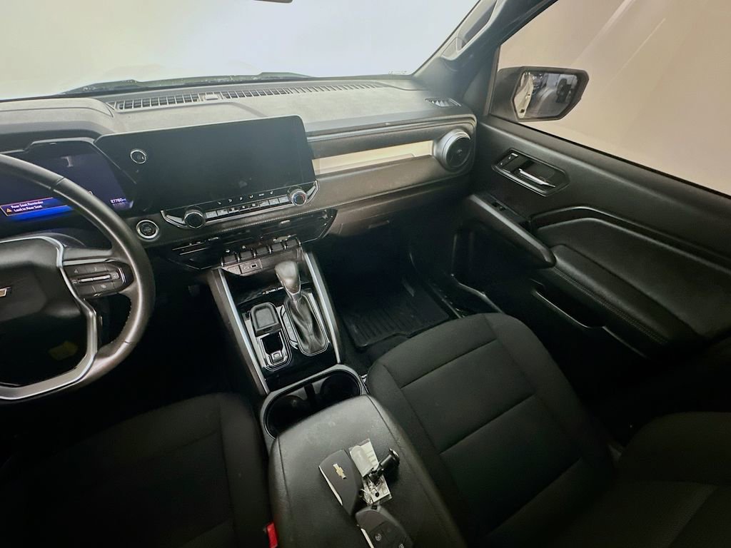 Used 2024 Chevrolet Colorado LT w/ LT Convenience Package II image 8