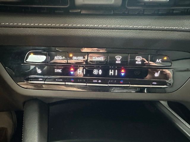 Used 2023 Buick Envision Essence AWD/4WD image 33
