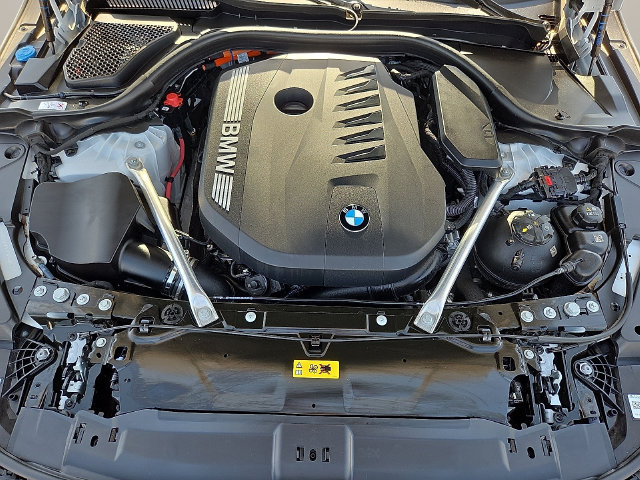 Used 2026 BMW 550e xDrive w/ Premium Package AWD/4WD image 10