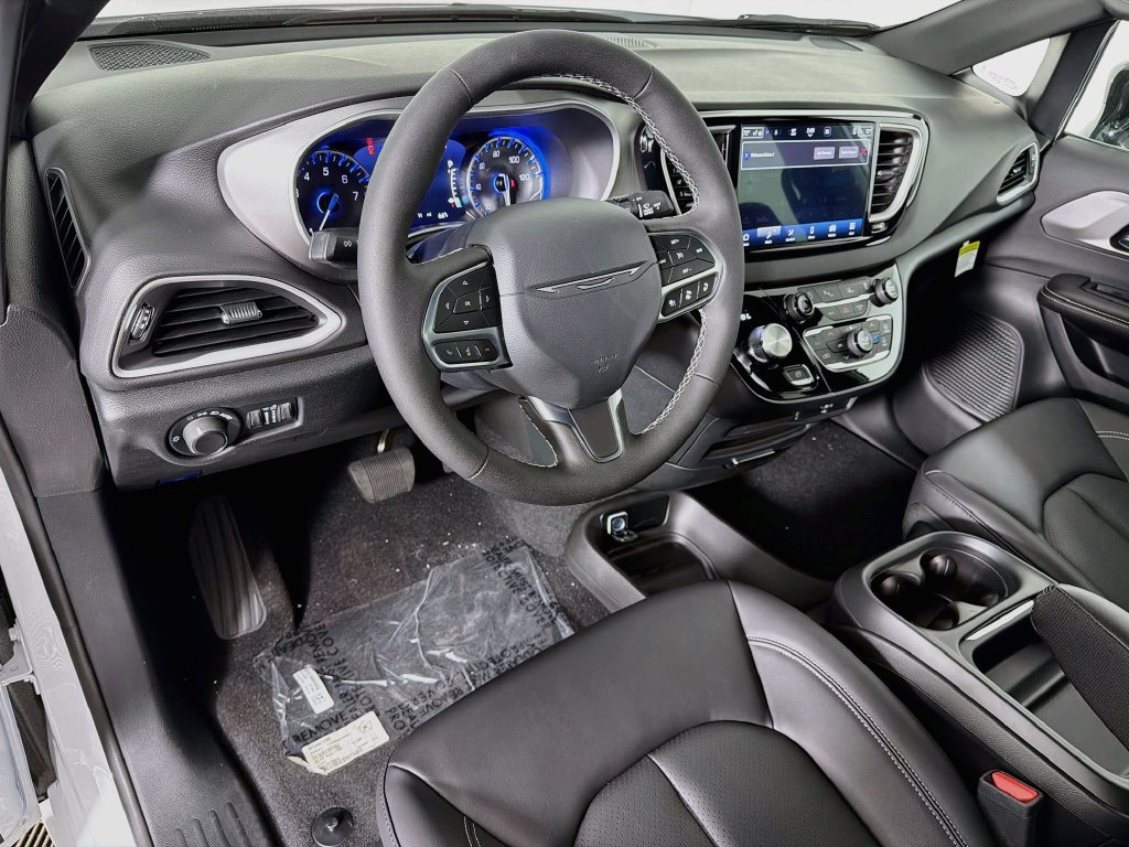 New 2027 Chrysler Pacifica LX FWD image 9