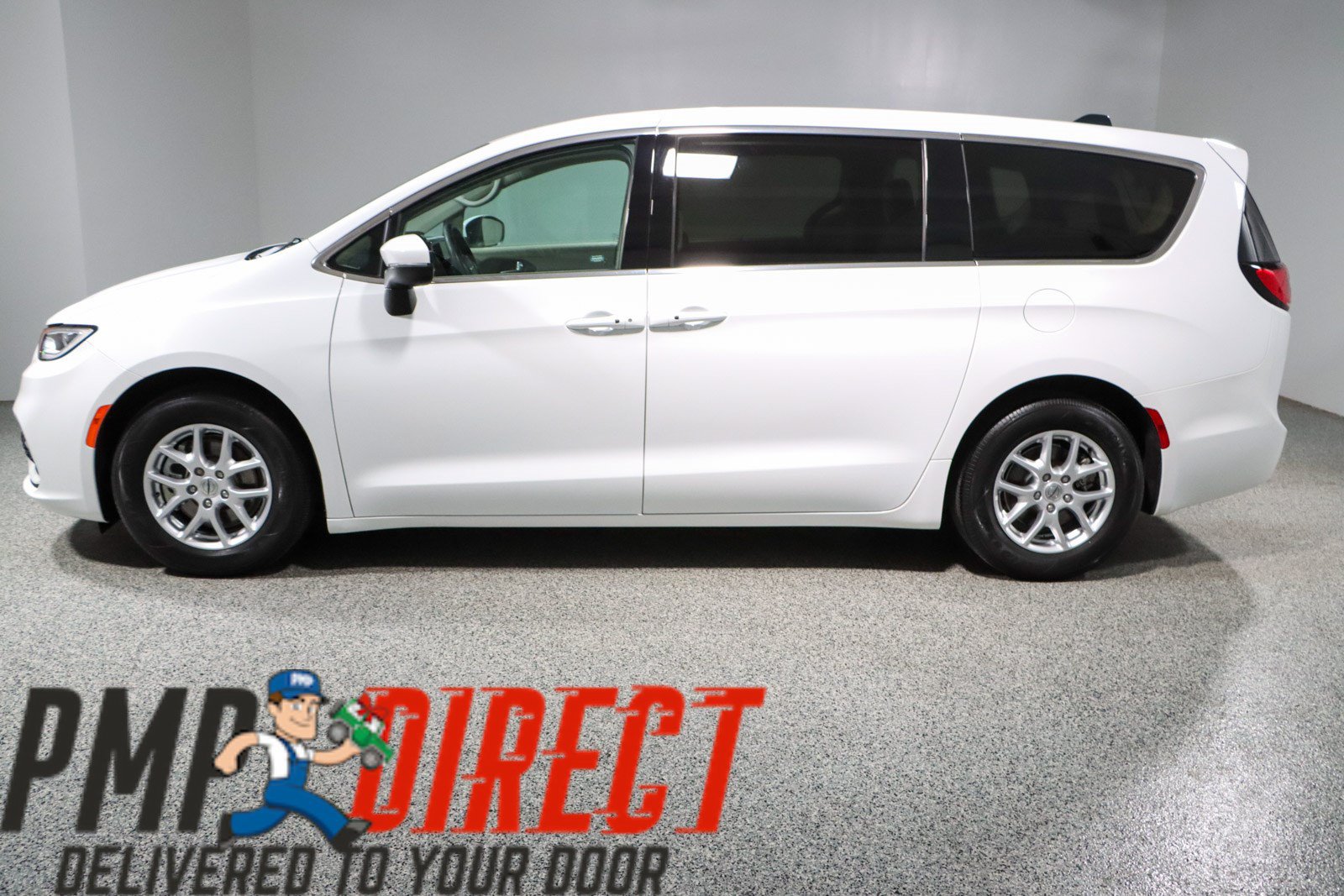 Used 2023 Chrysler Pacifica Touring-L FWD image 10