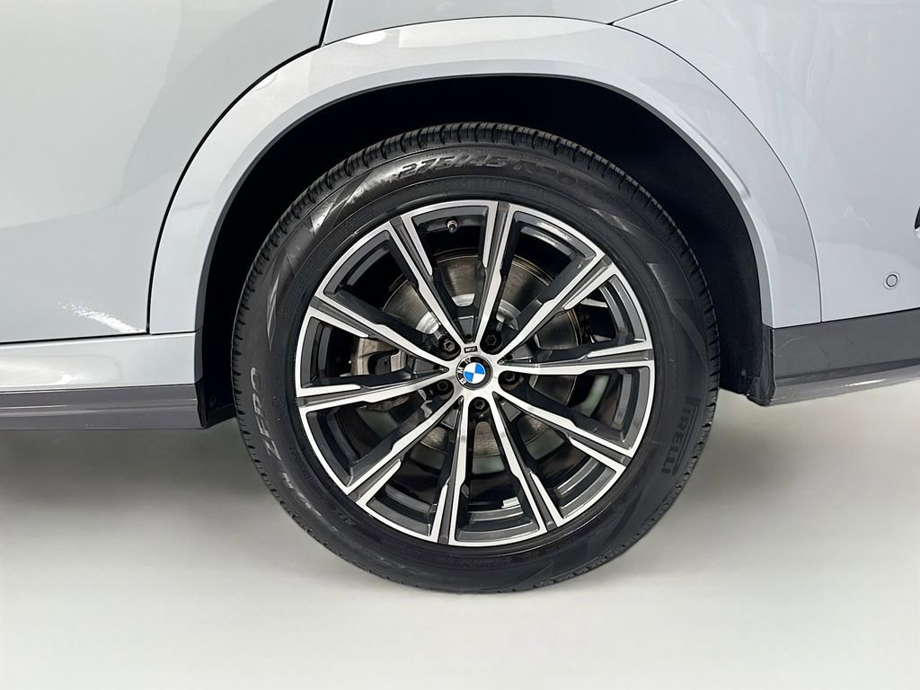 Used 2024 BMW X6 xDrive40i w/ Premium Package image 32