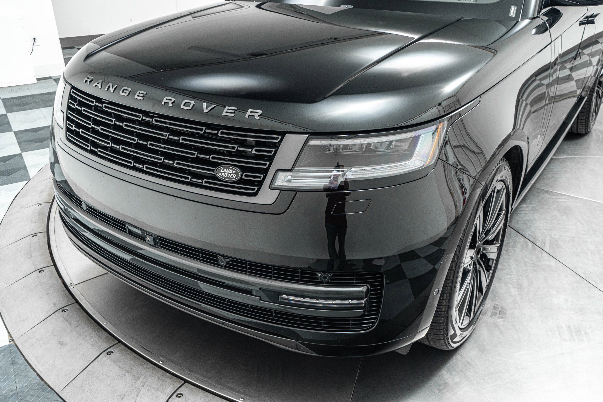Used 2025 Land Rover Range Rover SE AWD/4WD image 37