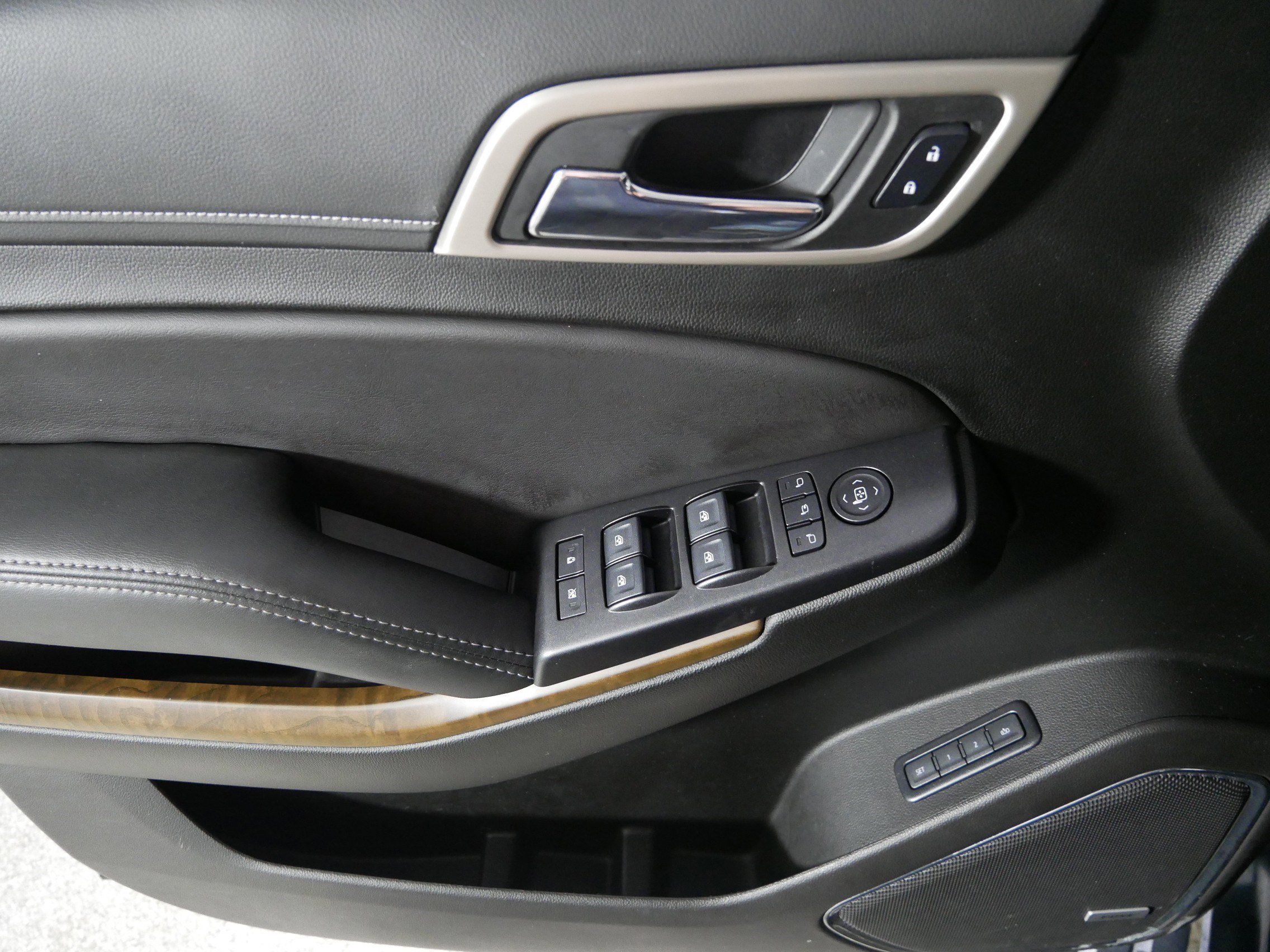 Used 2019 GMC Yukon Denali w/ Denali Ultimate Package image 19