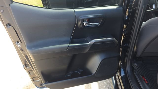 Used 2019 Toyota Tacoma TRD Sport image 15