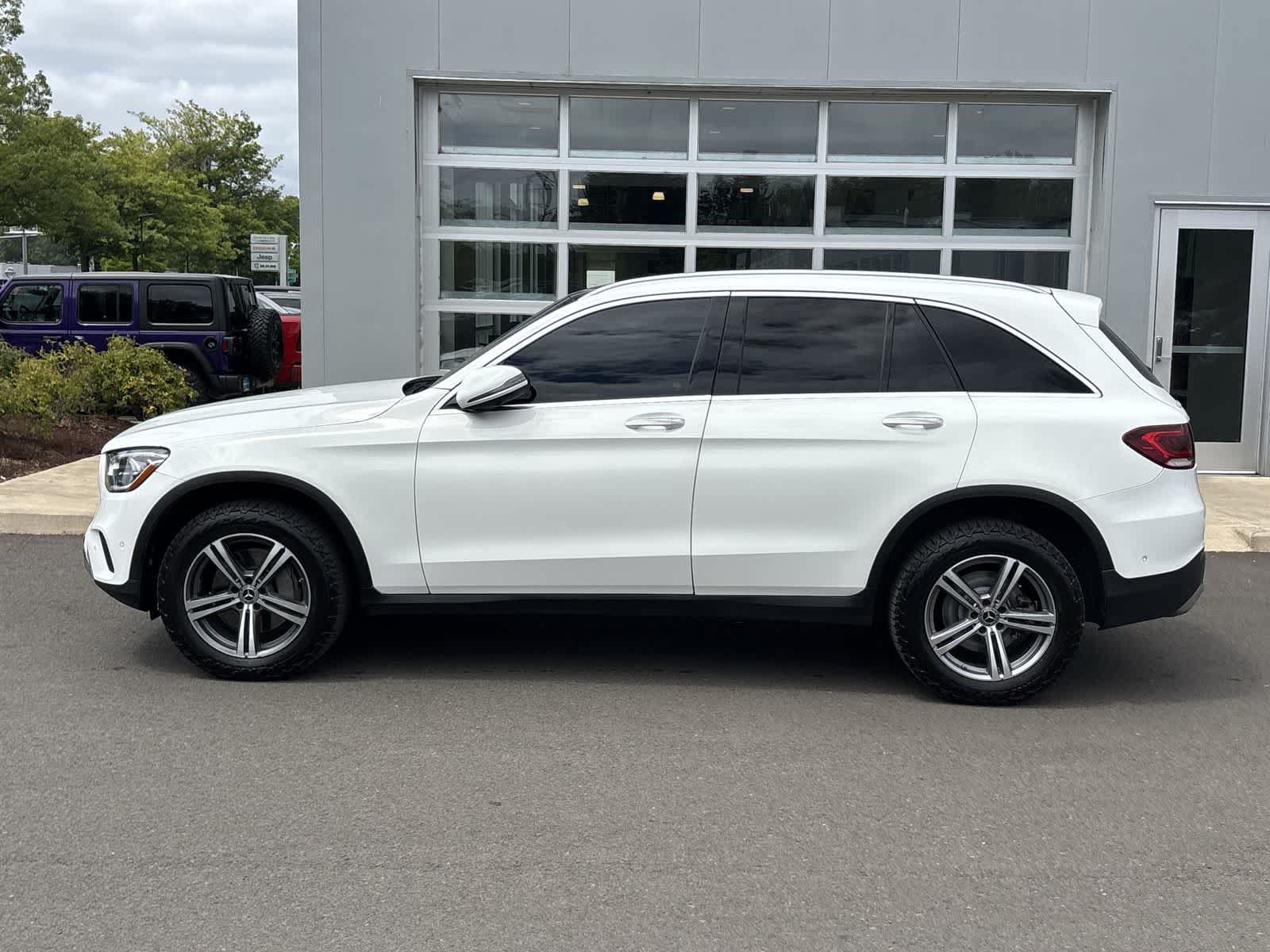 Used 2021 Mercedes-Benz GLC 300 4MATIC image 2